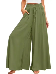 Detailansicht olivgrüner Weitbeinhose mit elastischem Paperbag-Bund und Kordelzug-Details