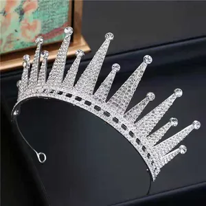 Corona da sposa argentata con cristalli e strass per matrimoni e compleanni