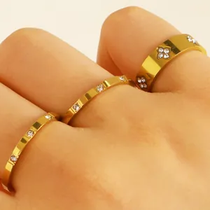 Stackable Stainless Steel Rhinestone Ring Set Elegant Gold Silver Plated Clover Geometric Fashion Finger Rings For Women