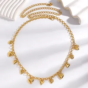 Élégante ceinture chaîne de taille dorée avec charms cœurs pendants pour femme