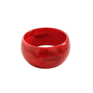Brazalete de acrílico mármol rojo vintage con diseño geométrico irregular y grueso