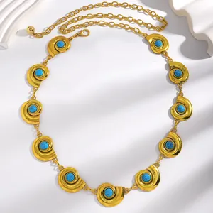 Ceinture chaîne dorée pour femme avec motifs en coquillage et incrustations de turquoise