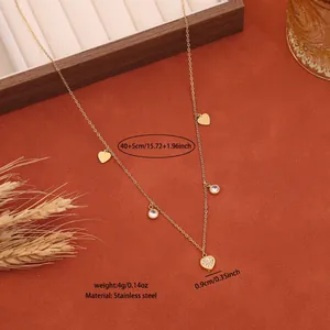 Dettaglio collana in acciaio inossidabile con cuore, incluse dimensioni e peso dell'oggetto.