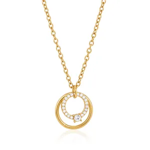 Elegante vergoldete Edelstahlhalskette mit Doppelring-Anhänger und Zirkonia-Steinen.