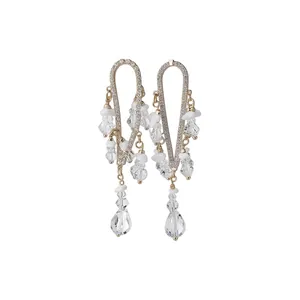Elegantes pendientes largos de cristal con incrustaciones de diamantes de imitación chic