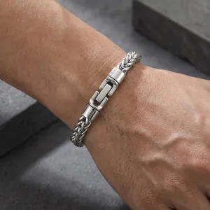 Close-up of 5mm stainless steel keel chain bracelet with unique rotatable buckle