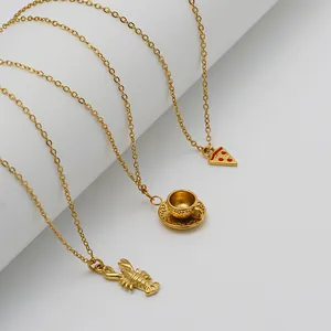 Collier en acier inoxydable plaqué or avec pendentifs amusants homard tasse et pizza