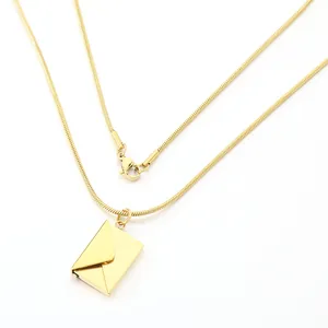 Halskette aus Titanstahl mit Gold-Liebesbrief-Umschlag-Anhänger für Paare und Geschenke.