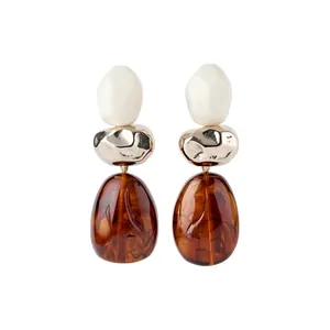 Elegant retro geometric resin stud earrings featuring amber marble pattern and silver accents
