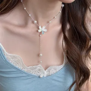 Light Luxury Flower Pendant Necklace With Artificial Pearl Rhinestone Silver Color Clavicle Chain Jewelry For Women