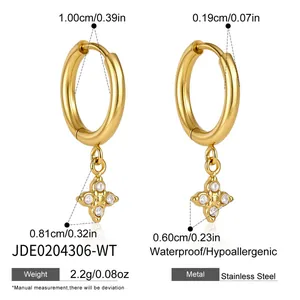 Boucles d'oreilles créoles trèfle en acier doré avec détails de dimensions et de poids