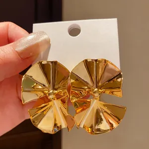 Modern Minimalist Pleated Circular Stud Earrings With Silver Earring Post Mirror Polish Geometric Fan Splicing Earrings For Women Jewelry