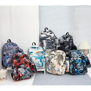 Collection de sacs à dos graffiti pour étudiants avec pochettes accessoires assorties.