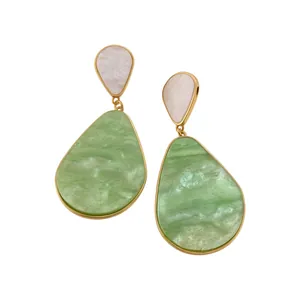Eleganti orecchini pendenti in acetato vintage con marmo verde chiaro e finitura oro