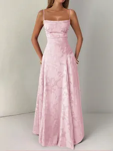 Robe longue trapèze élégante en jacquard floral rose avec fines bretelles pour femmes
