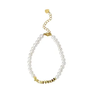 Bracelet élégant en perles d'eau douce naturelles avec perles dorées et breloque cœur