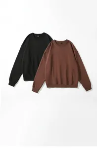 Dettaglio di felpe girocollo oversize in cotone pesante premium in nero e marrone