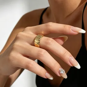 Vintage gold-plated stainless steel ring with slanted textured lines for women