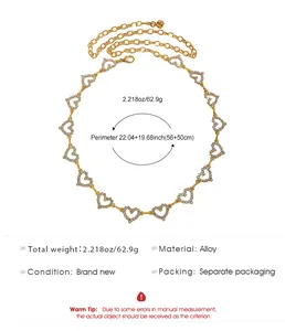 Chaîne de taille dorée élégante avec cœurs en strass et spécifications de taille