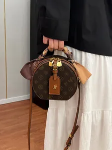 Vintage Runde Umhängetasche Für Damen PVC Leder Monogramm Druck Kreis Tasche Mit Satin Schal Griff Mode Schultertasche