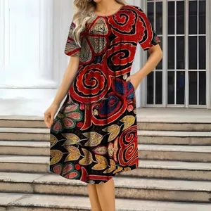 Robe d'été colorée à manches courtes et col rond avec motif ethnique pour femmes