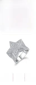 Vue détaillée d'une bague étoile 3D sertie de moissanite en argent 925