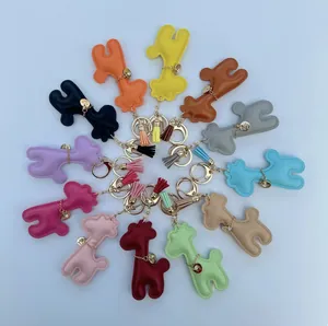 Cute 3D Giraffe PU Leather Keychain For Women Fashion Animal Bag Charm Zinc Alloy Key Ring Decorative Ornament Gift