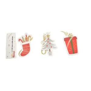 Set di 12 etichette regalo natalizie con cordini a forma di albero e calza rossa