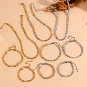 Parure de bijoux en acier titane tressé à trois fils avec chaînes à maillons plats