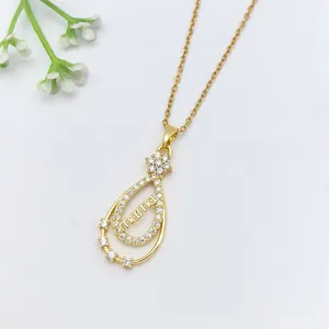 Elegante collana con ciondolo 'mama' a goccia in oro con zirconi brillanti per donna