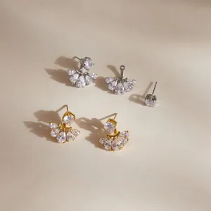 Elegante fächerförmige Ohrstecker aus 18 Karat vergoldetem Edelstahl mit glänzendem Zirkonia