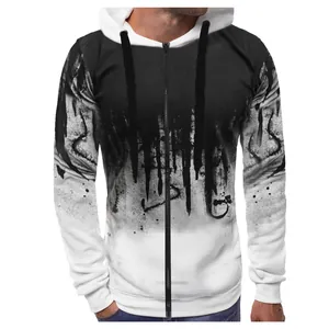 Détail d'un sweat à capuche pour homme avec imprimé artistique à éclaboussures d'encre