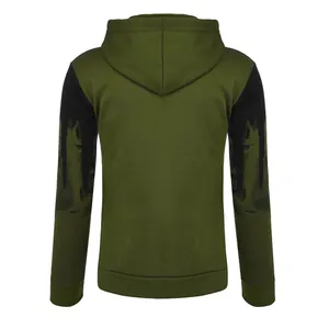 Vue arrière d'un sweat à capuche vert olive pour homme avec imprimé taches d'encre