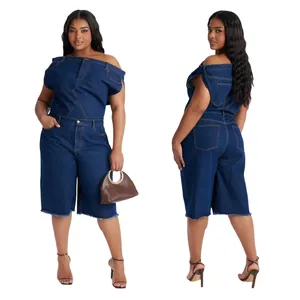 Combinaison en jean grande taille à épaules dénudées avec ourlet brut et poches