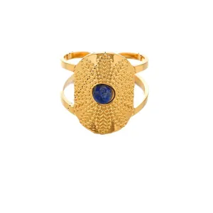 Vintage Ring aus Edelstahl mit blauem Lapislazuli und graviertem Gold-Ovalband