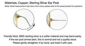 Detail der S925 Sterlingsilber-Ohrstecker mit Fokus auf Flexibilität und Anpassung