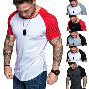 Vue détaillée du t-shirt de sport slim fit pour hommes en plusieurs variantes de couleurs