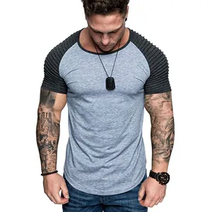 T-shirt de sport ajusté pour homme, corps gris et manches raglan noires texturées