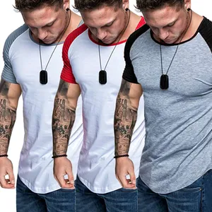 Vue détaillée de t-shirts de sport ajustés à manches raglan pour hommes en couleurs