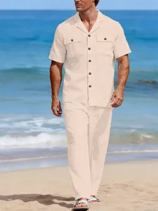 Coupe globale de l'ensemble chemise en lin beige à manches courtes et pantalon long