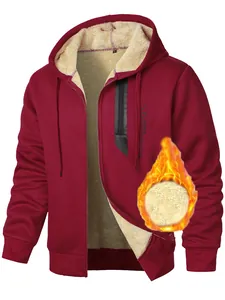 Détail d'un sweat à capuche bordeaux doublé polaire pour homme avec fermeture éclair.
