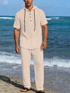 Set in lino beige da uomo con camicia a maniche corte con cappuccio e pantaloni