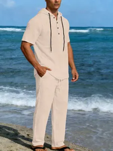 Set casual da uomo in lino beige composto da felpa a maniche corte e pantaloni lunghi