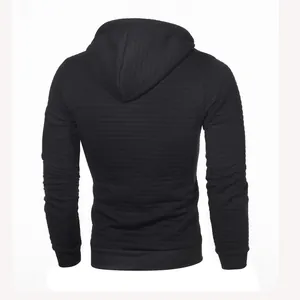 Vue arrière détaillée d'un sweat à capuche noir en jacquard pour hommes moderne