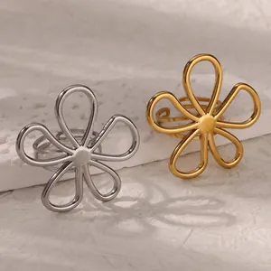 Elegant artistic hollow five-petal daisy ring in gold and silver stainless steel