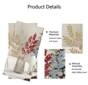 Dettaglio ravvicinato di rami decorativi natalizi glitterati da 46 cm con foglie