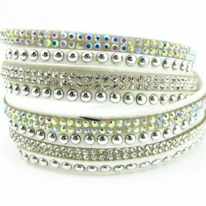 Bracciale Wrap in Scamosciato Coreano alla Moda per Donna Multistrato Geometrico con Strass e Rivetti Gioielli alla Moda