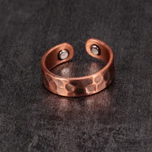Adjustable pure copper magnetic ring with hammered texture, 6mm width band