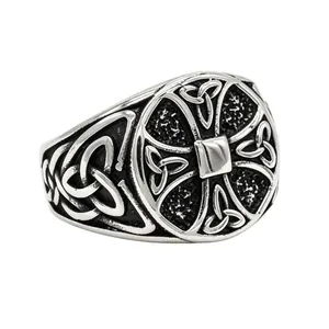 Anello da uomo in acciaio al titanio con croce vichinga e nodi celtici vintage