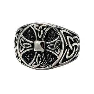 Anello con sigillo vichingo vintage da uomo con croce celtica in acciaio titanio
